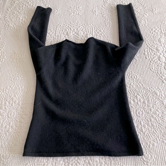 VTG black cashmere Italian sweater w/ Swarovski crystal parrot motif - Picture 2 of 7